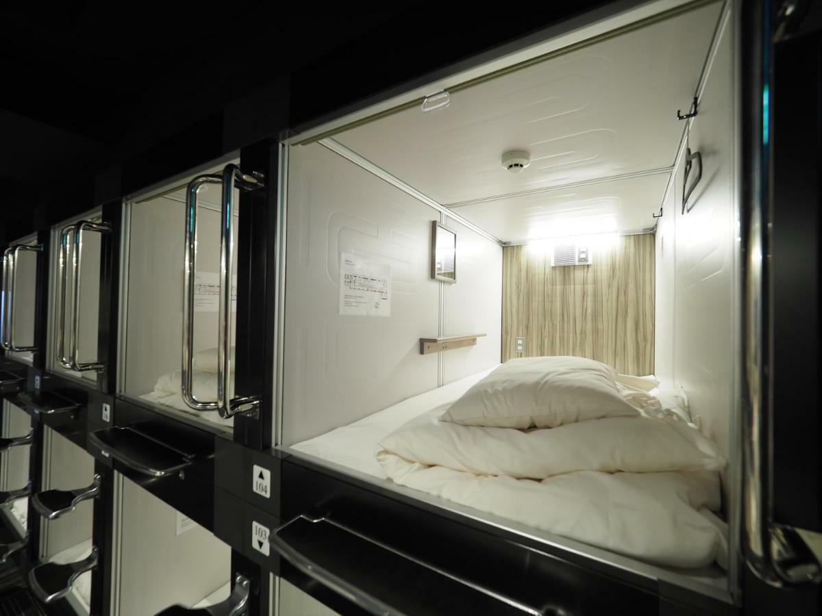 Capsule hotel Leo Yu Capsule Nishifunabashi *